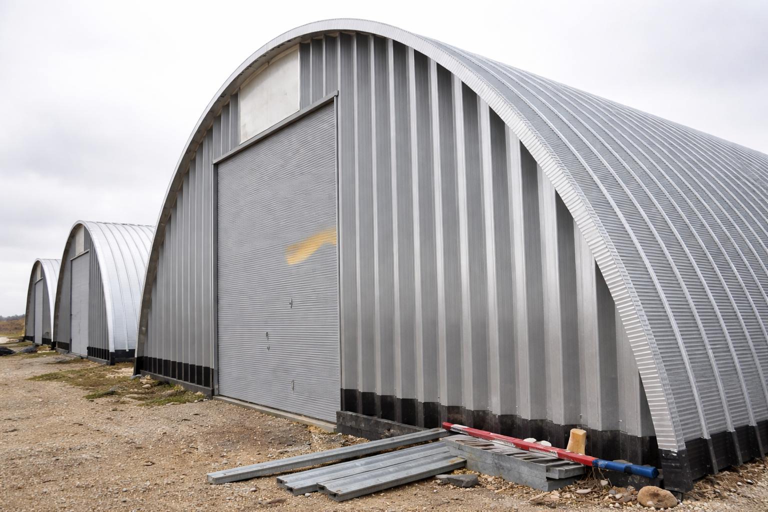 Бескаркасный ангар из профнастила Н114ПГ